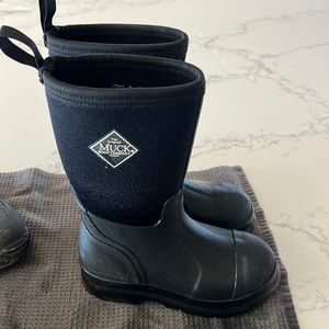 Kids Muck boots.